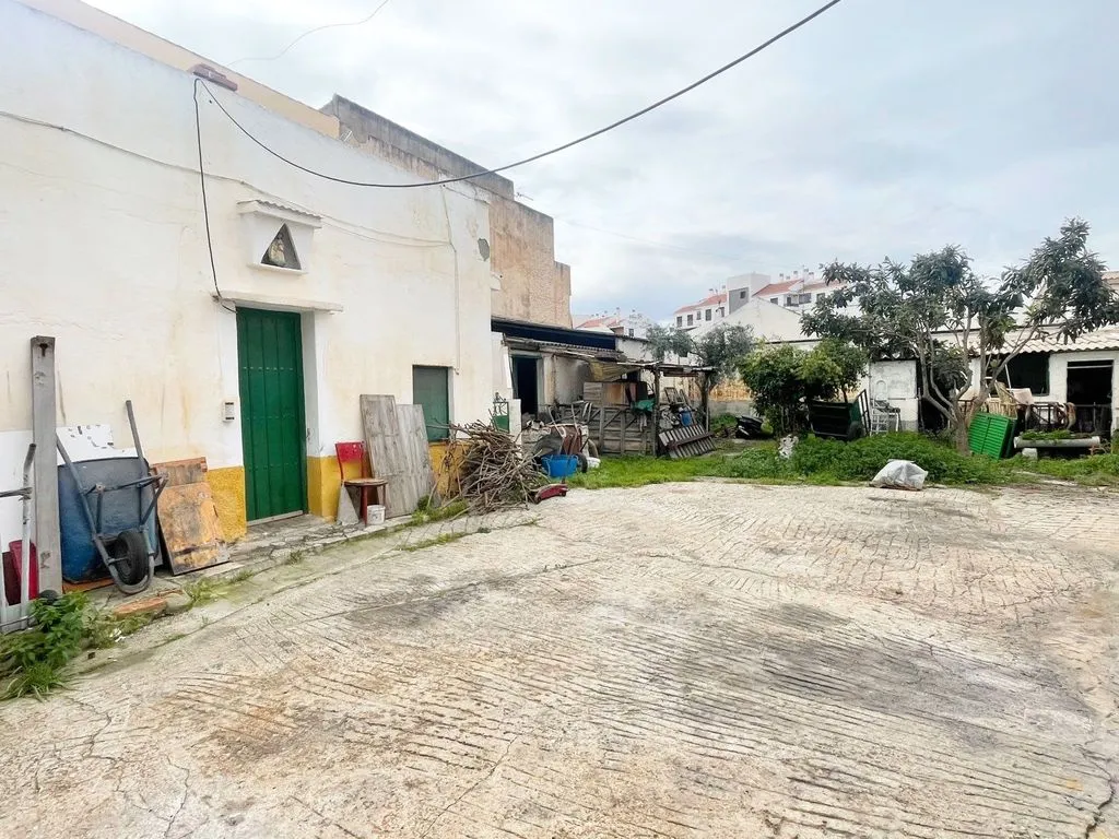 Aed - Urban Plot with Development Potential in Tiro Pichón, Málaga