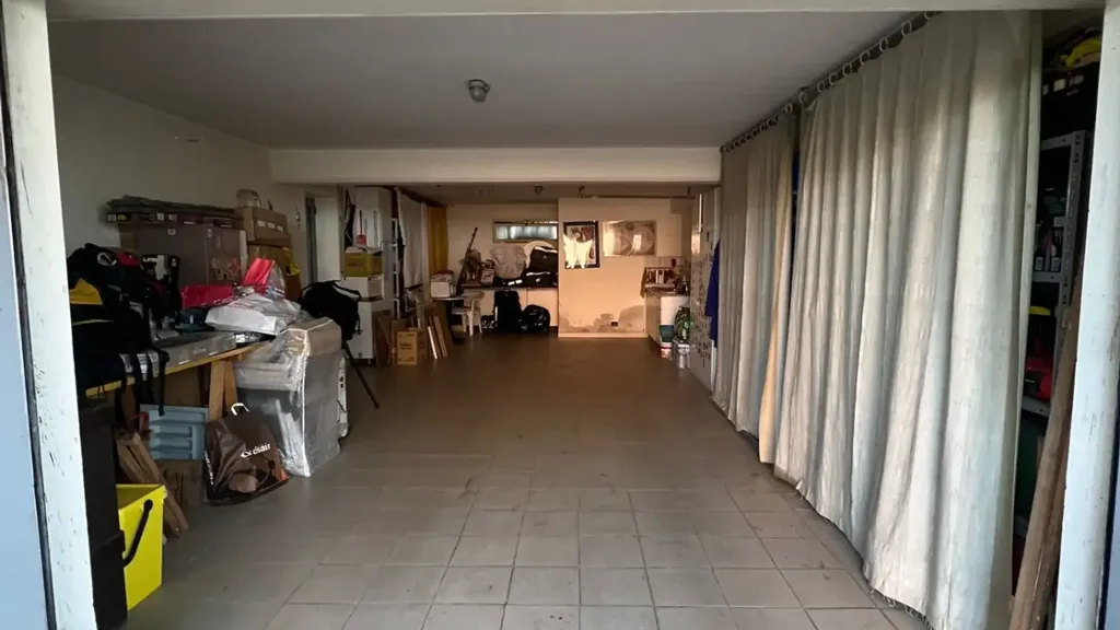 Garage - Panoramic Apartment with Garden in Benevento
