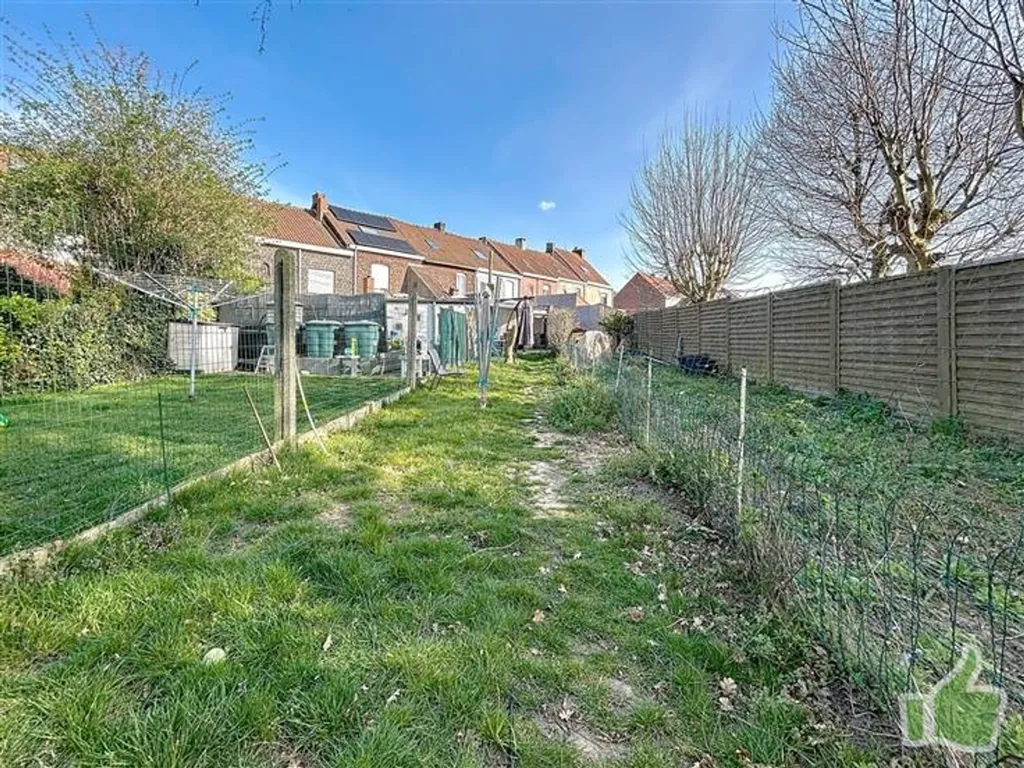 Jardin - Maison avec Jardin et Cuisine Équipée à Luingne