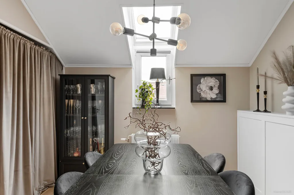 Söögituba - Charming Loft with Balcony in Borås