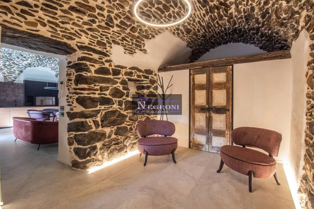 Söögituba - Luxury Apartment with Medieval View in Gromo