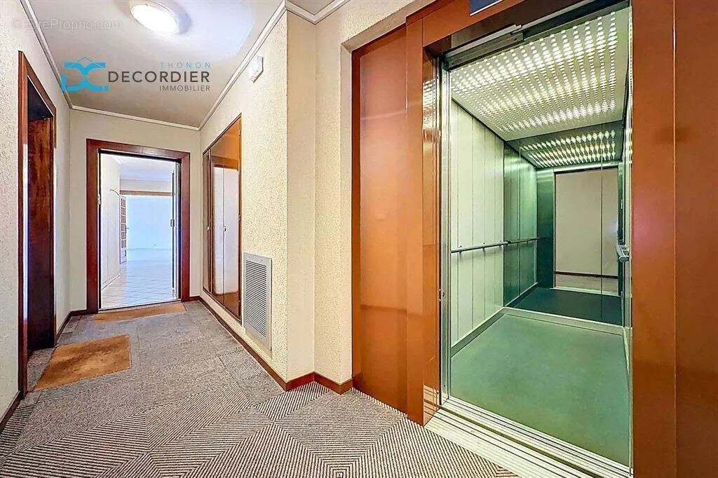 Entrée - Appartement Traversant avec Vue Lac à Thonon-les-Bains