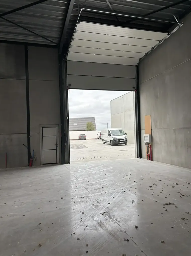 Garage - Local commercial à OOSTVLETEREN