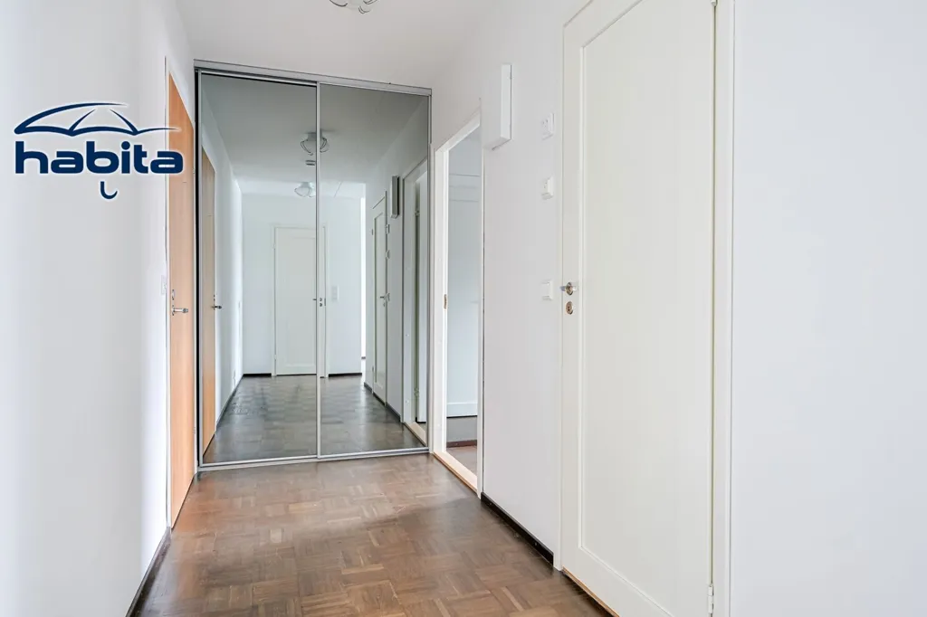 Hallway - Ground Floor Apartment with Garden View in Hiekkaharju