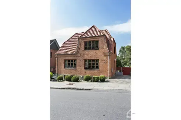 Välivaade - Classical Brick Villa with Garden in Skive