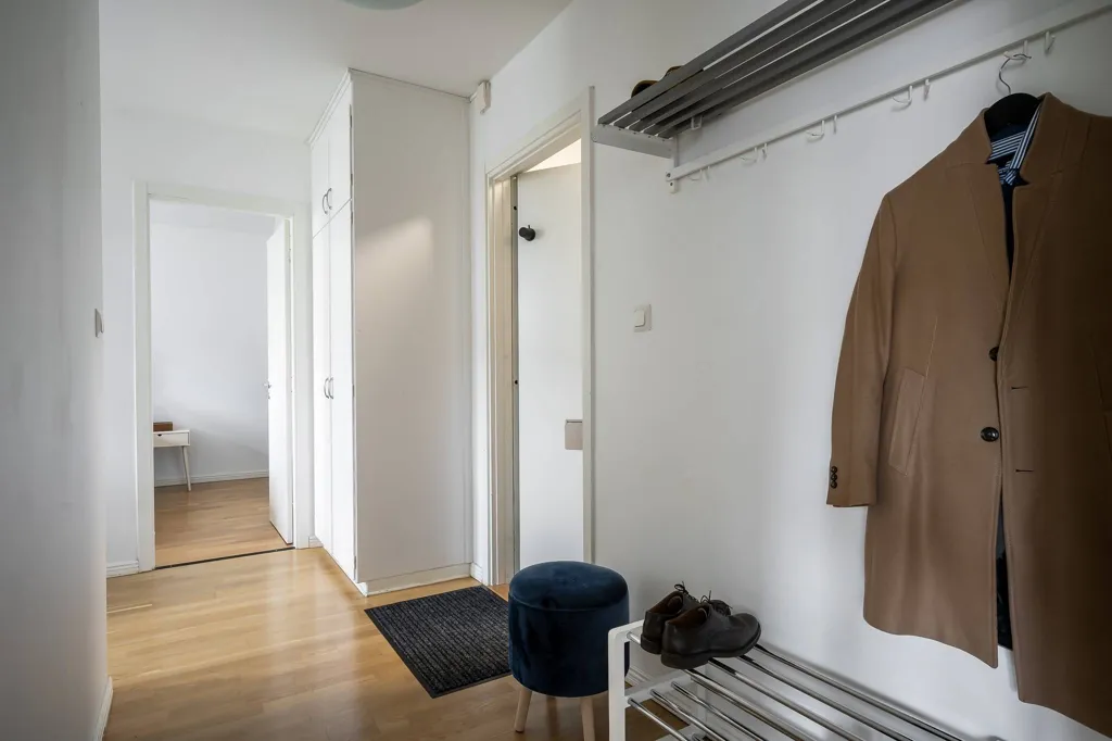 Ingresso - Well-Planned Two-Bedroom Flat with Garden Access