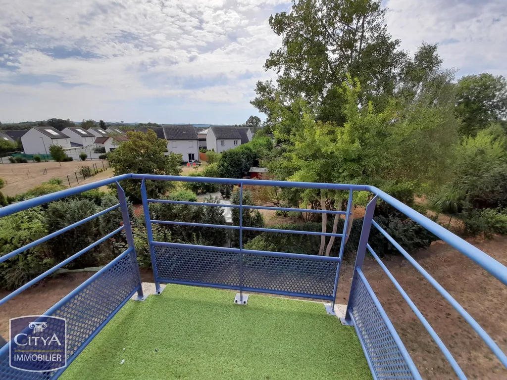 Balcone - 2-Bed Flat with Balcony in Avion