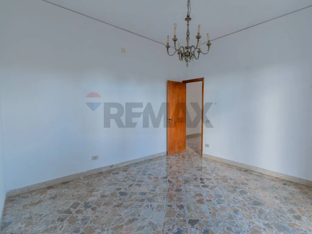 Pièces - Villa Portion with 360° Views in Villagrazia