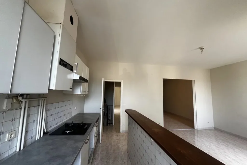 Cuisine - Maison de 3 Pièces avec Terrasse à Arles