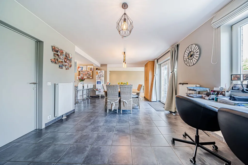 Sala da pranzo - House with Pool in Haillot