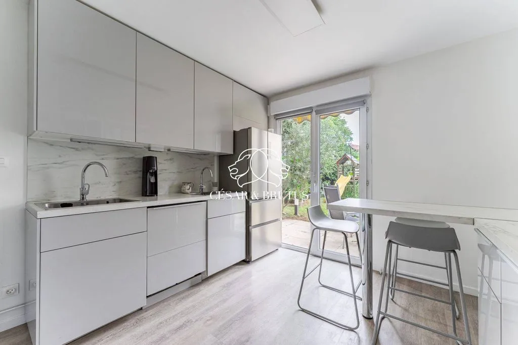Köök - Luxury Apartment with Private Garden in Villeurbanne