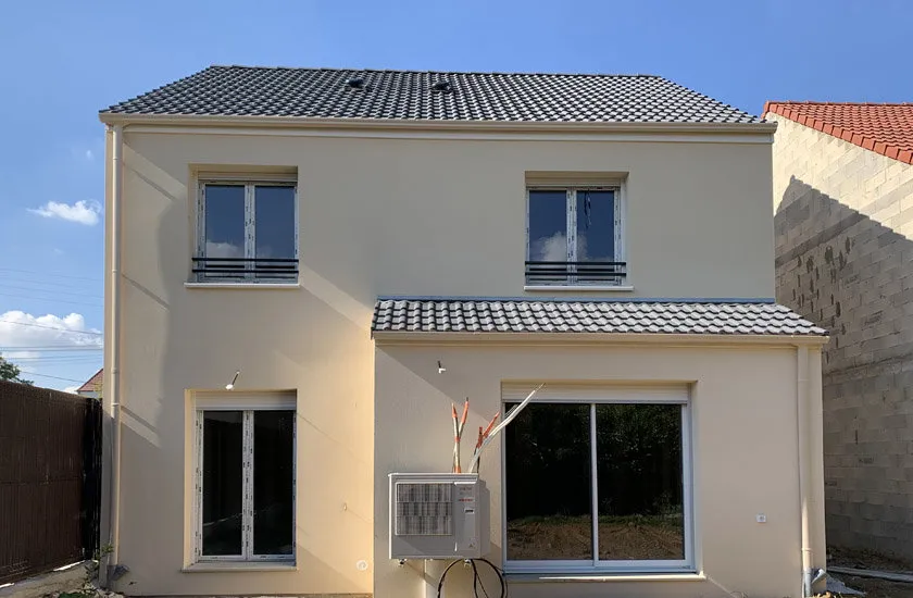 Extérieur - Maison Individuelle avec Garage à Mormant