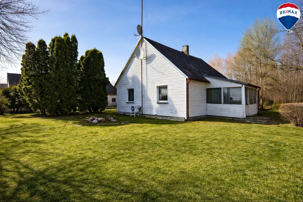 Giardino - House with Garden in Pasvalys District