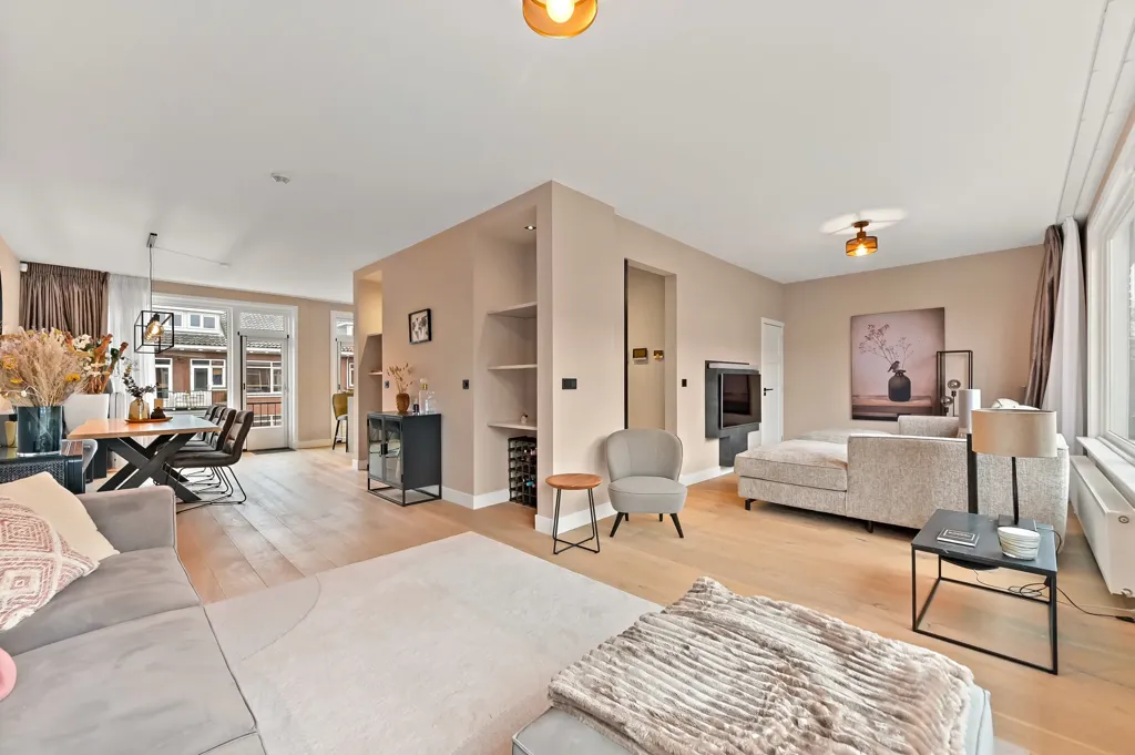 Séjour - Renovated Apartment with Balcony in Blijdorp