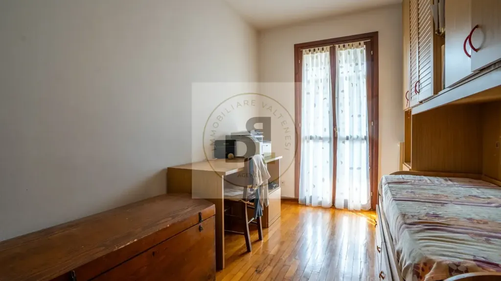 Chambres - Rear-Attached Villa with Garden in Salò