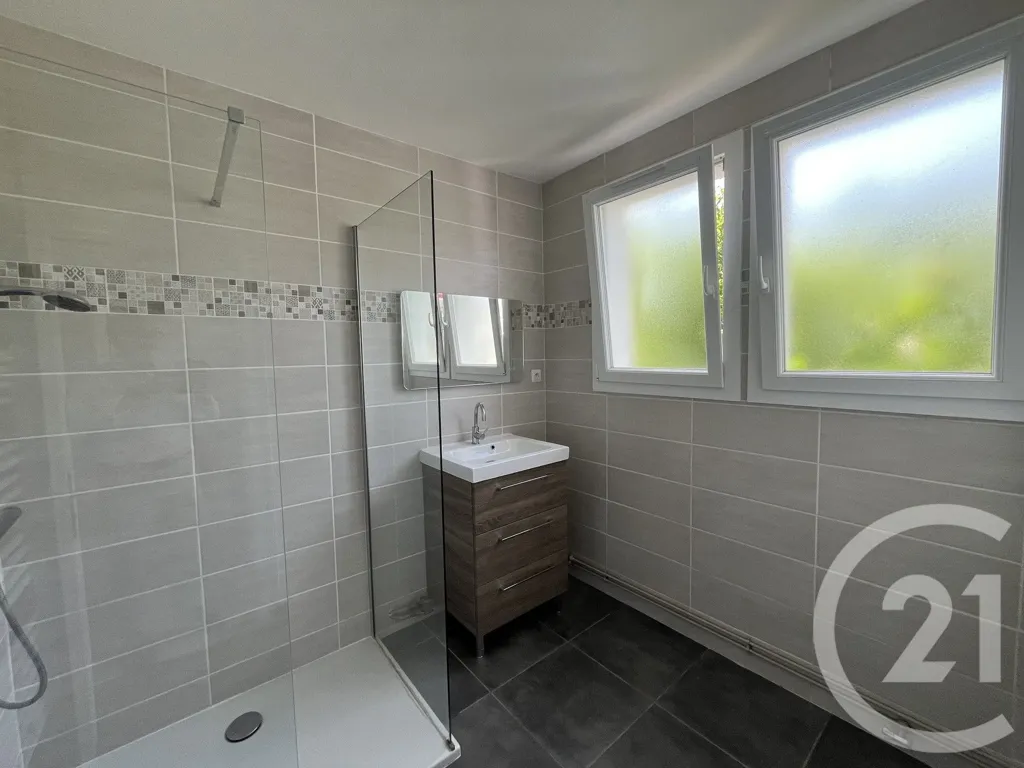 Vannitoad - Detached House with Workshop in Châtellerault