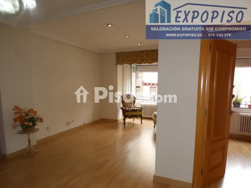 Séjour - Reform Apartment with Balcony in Zaragoza Centre