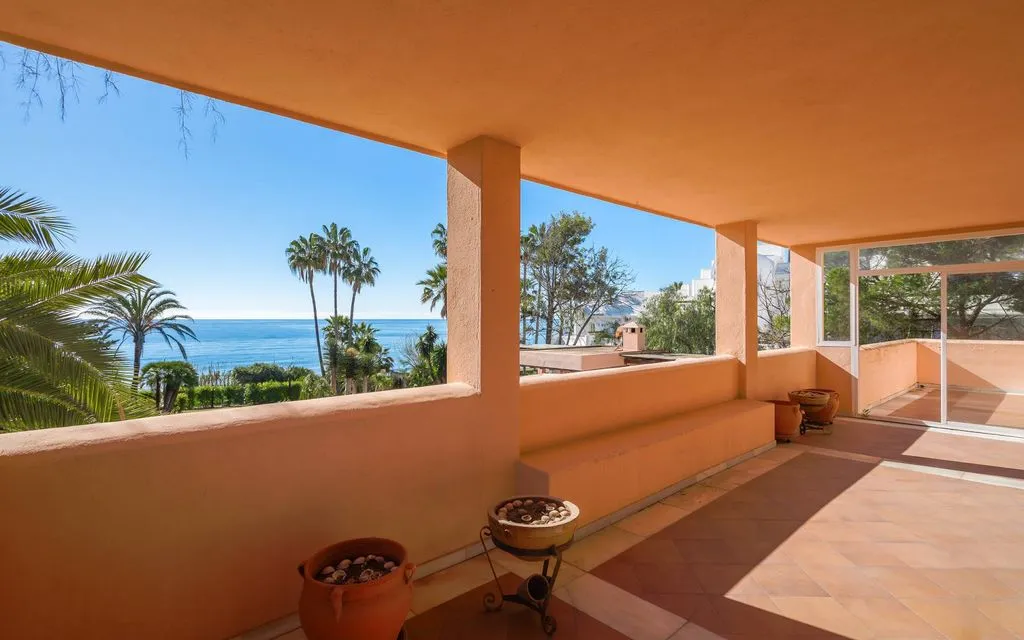 Terrasse - Beachfront Villa with Pool in Estepona