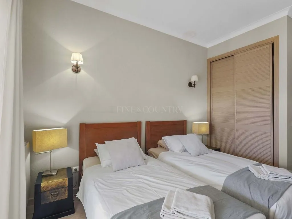 Magamistoad - Luxury Villa with Golf Views in Estômbar