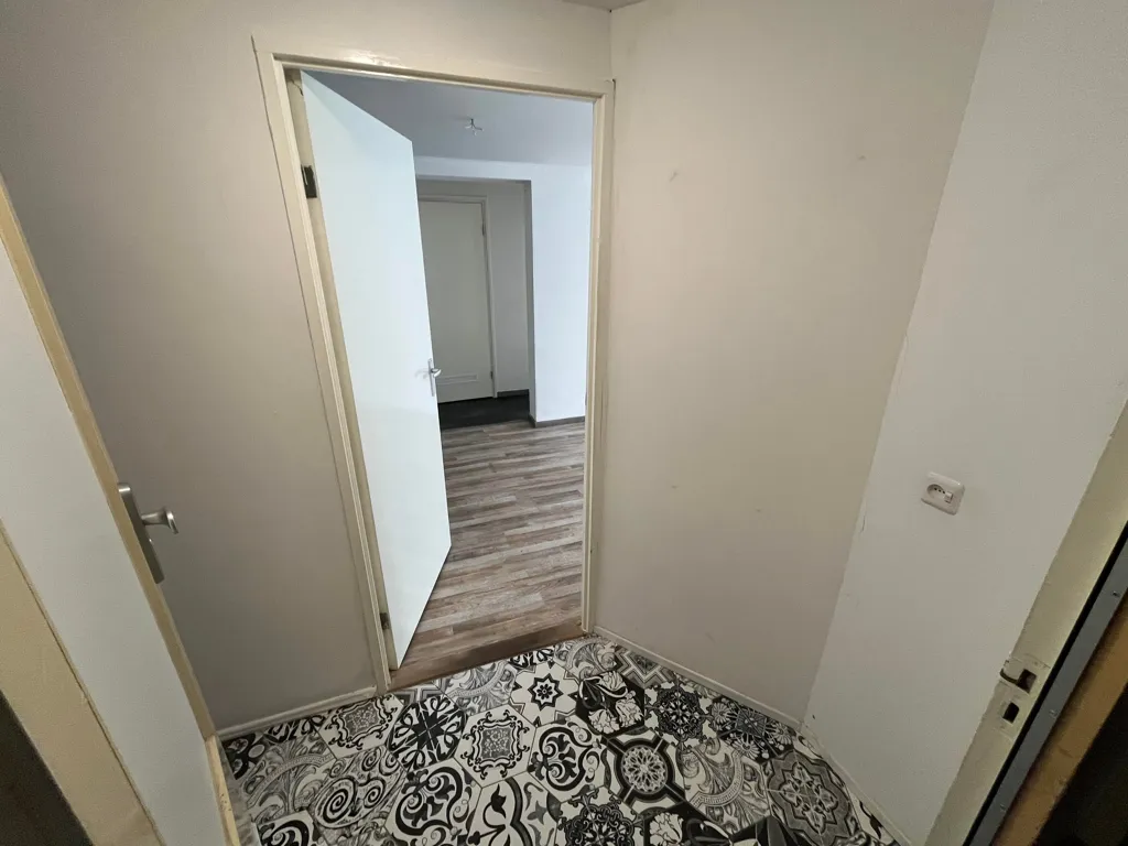 hallway_entrance