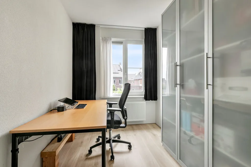 Bureau - Modern Two-Storey House with Garden in Babberich