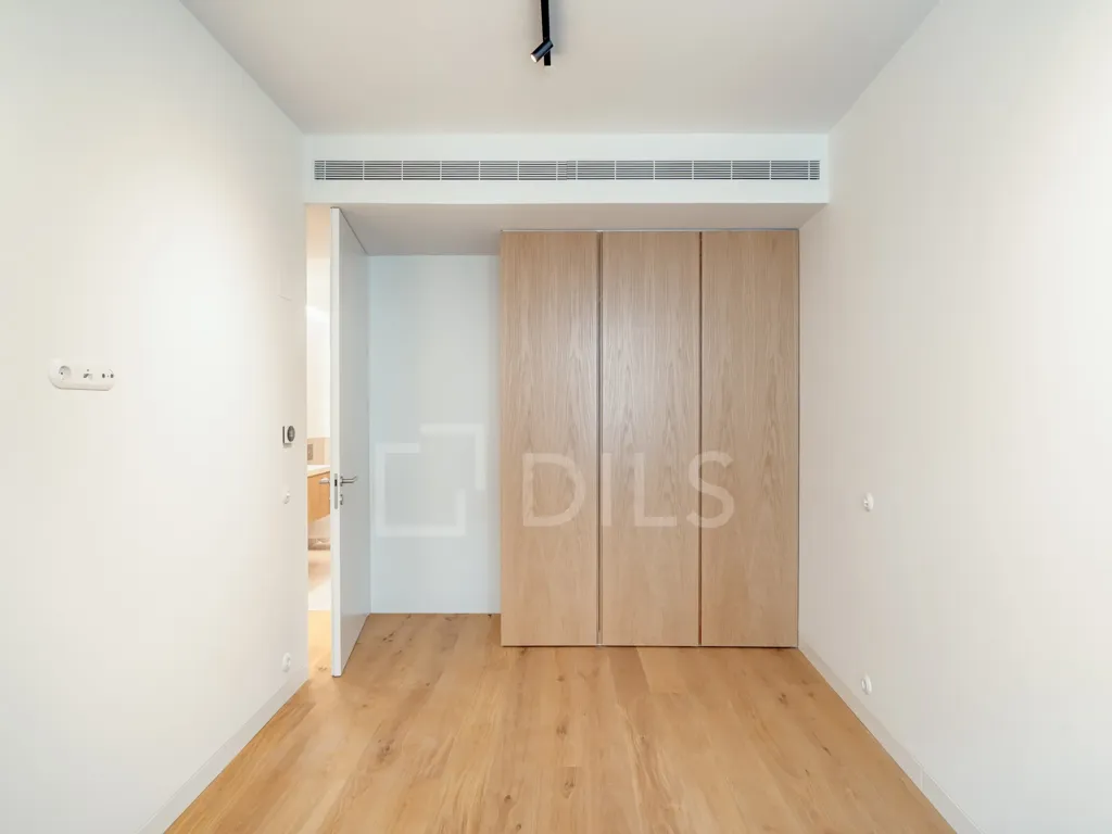 Esik - Luxury Flat with Historic Facade in Chiado, Lisbon