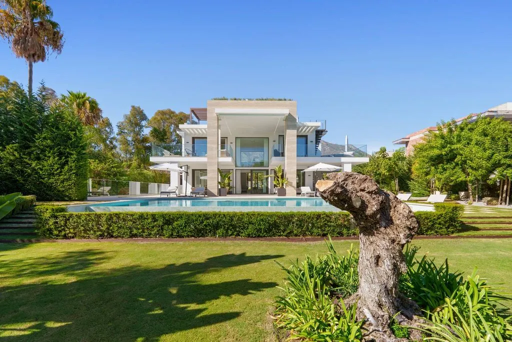 Bassein - Luxury Villa with Infinity Pool in Marbella