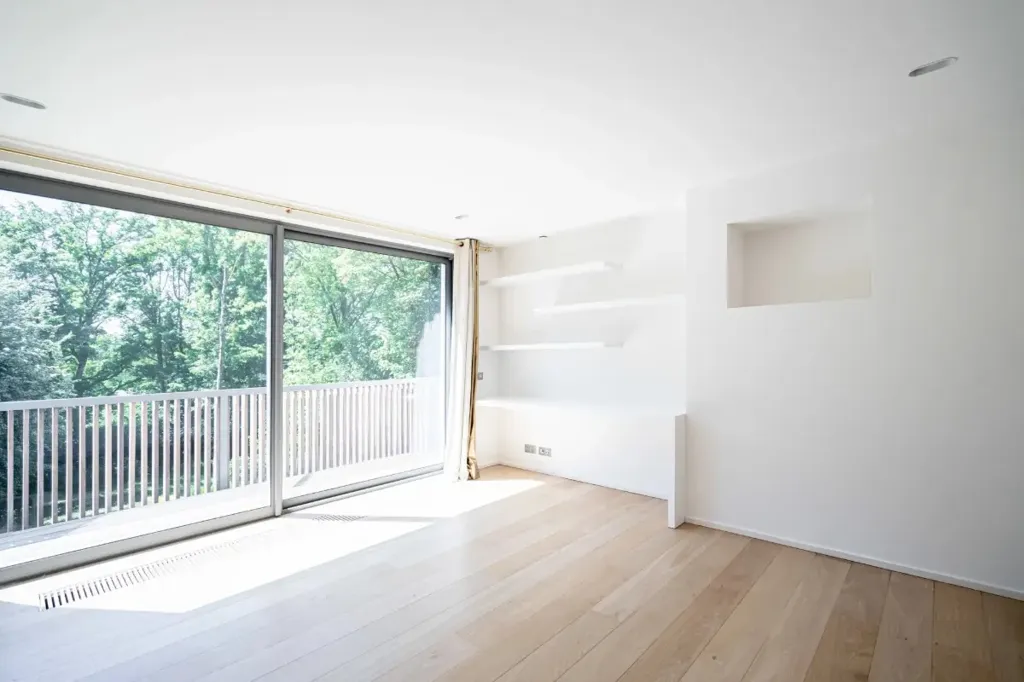 Rooms - Contemporary Villa with Pool in Uccle