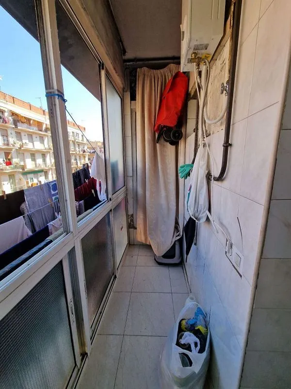 Balcon - Apartment with Balcony in El Raval, Barcelona