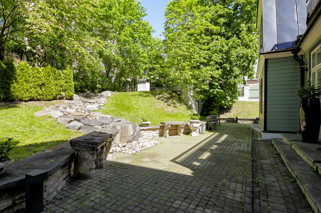 Garden - Historic Villa with Garden in Tallinn
