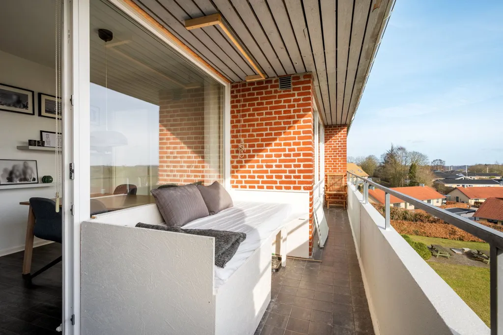 Balcony - Apartment with Garden Access in Hobro