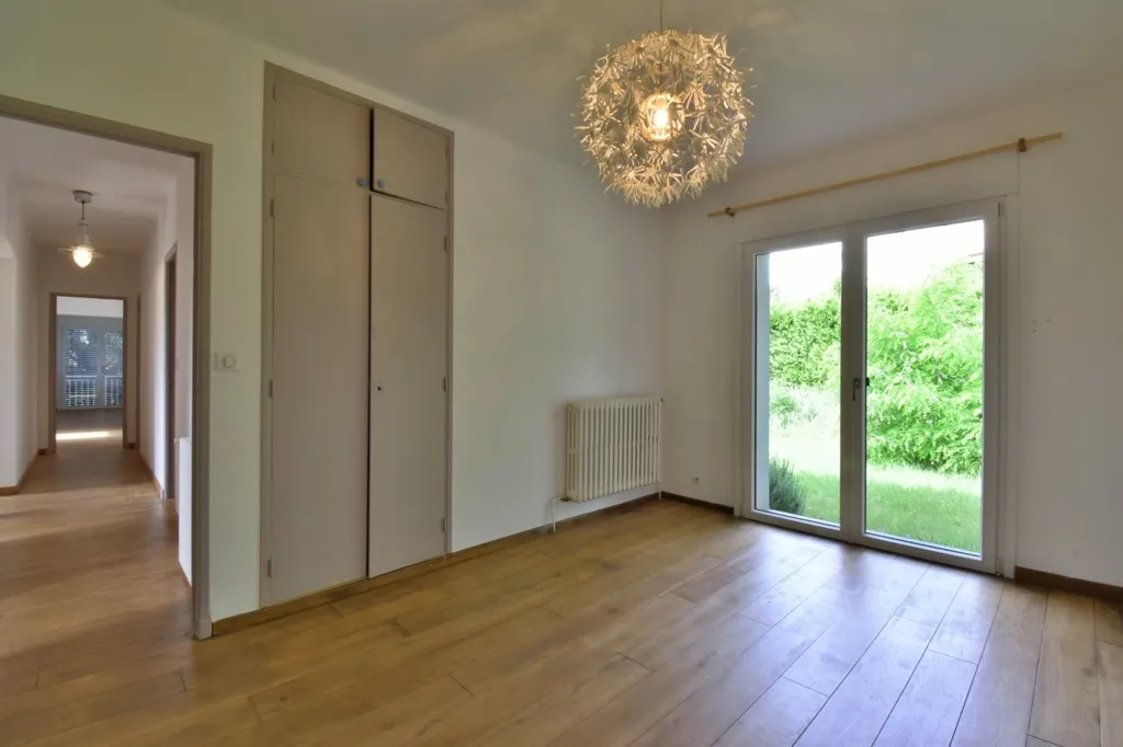 Living Room - Renovated House with Pool in Château Arnaux