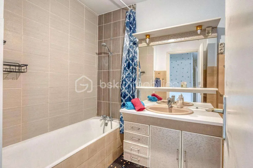 Salles de bain - Appartement T3 avec Balcon à Grenoble