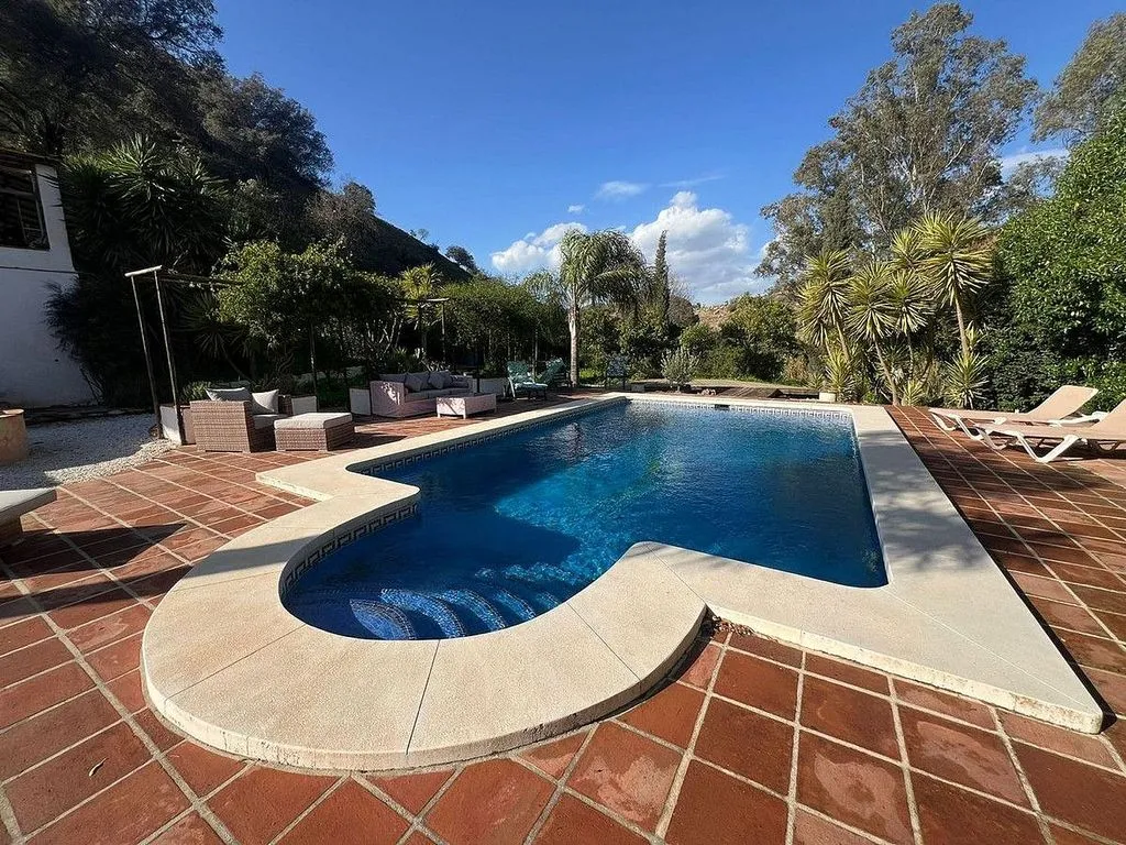 Piscina - Rustic Finca with Pool in Coín