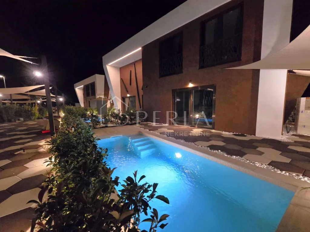 Bassein - Smart Home Villa with Private Pools in Nin
