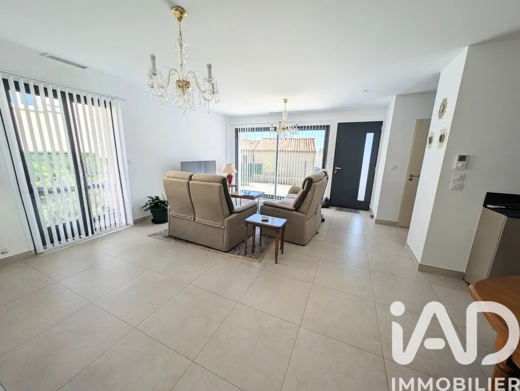 Elutuba - Modern Flat-Plan House with Terrace in Vacqueyras