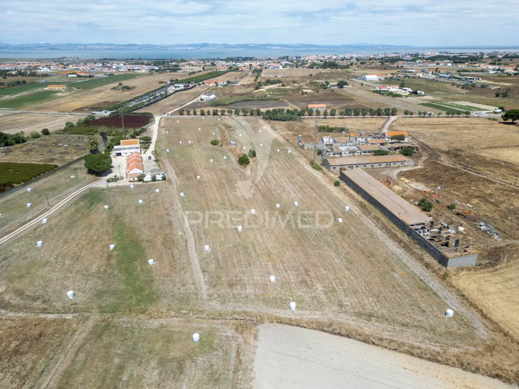 Aerial - Land with Water Well in Alcochete