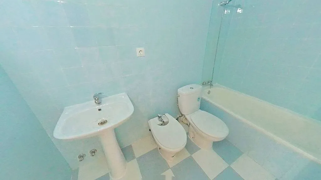Salles de bain - 2-Bedroom Flat with Metro Access in Numancia