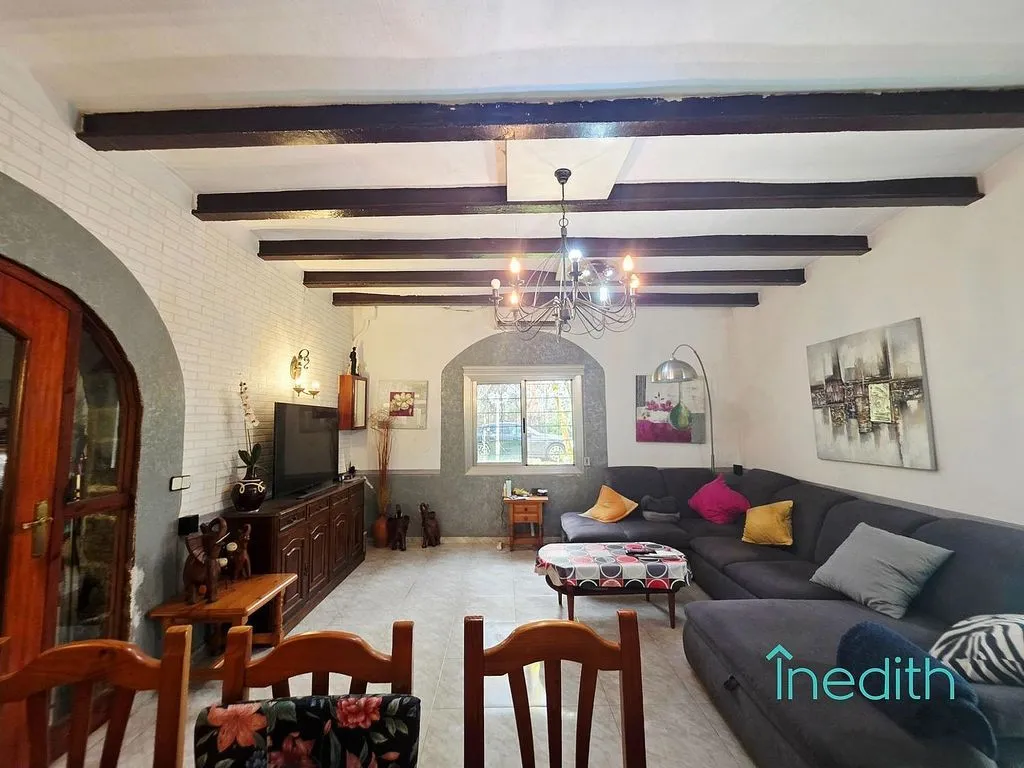 Séjour - Rustic House with Farmyard in Gavà