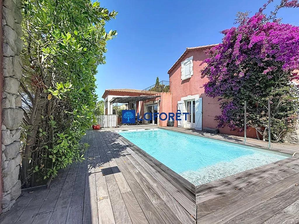 Piscine - Villa avec Vue Mer et Piscine à Carqueiranne