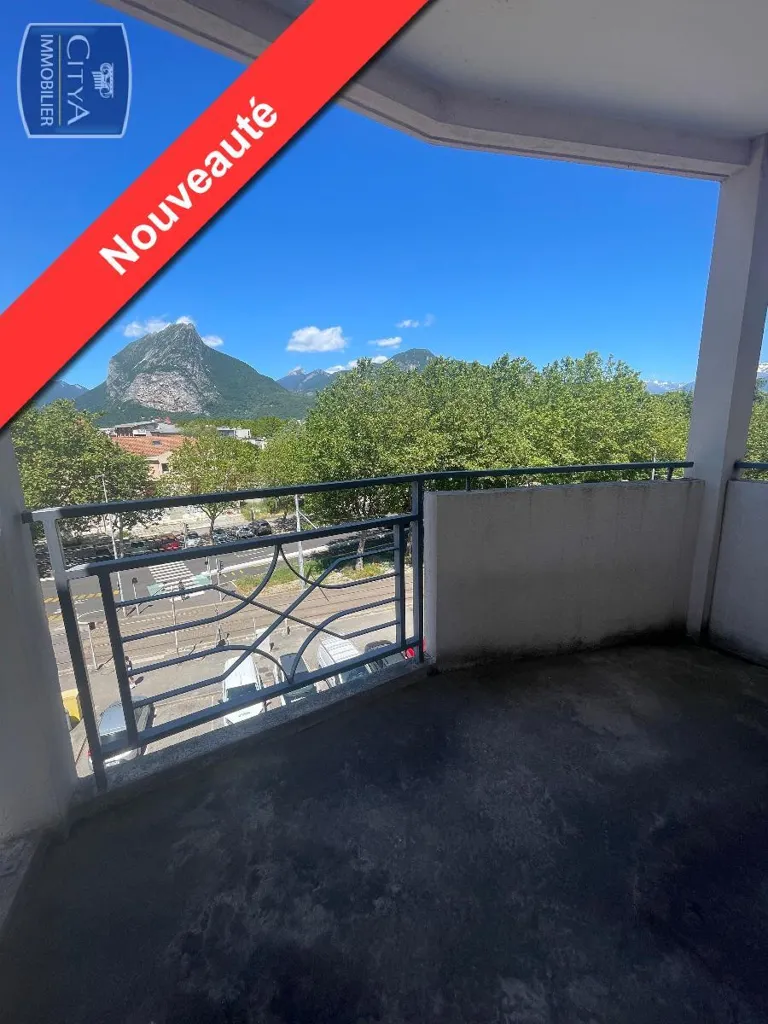 Balcony - 1-Bedroom Flat with Balcony in Fontaine