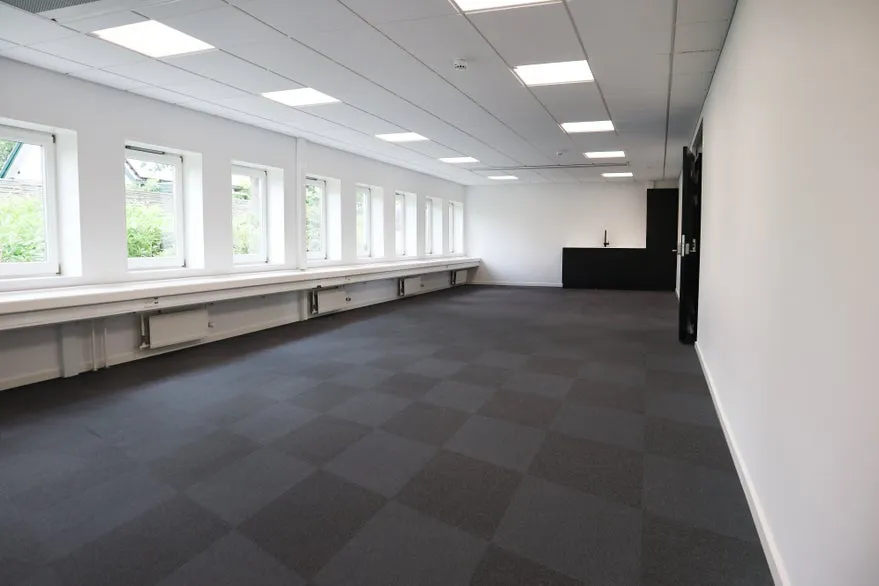 Bureau - Office Space with Green Area in Kongevejen