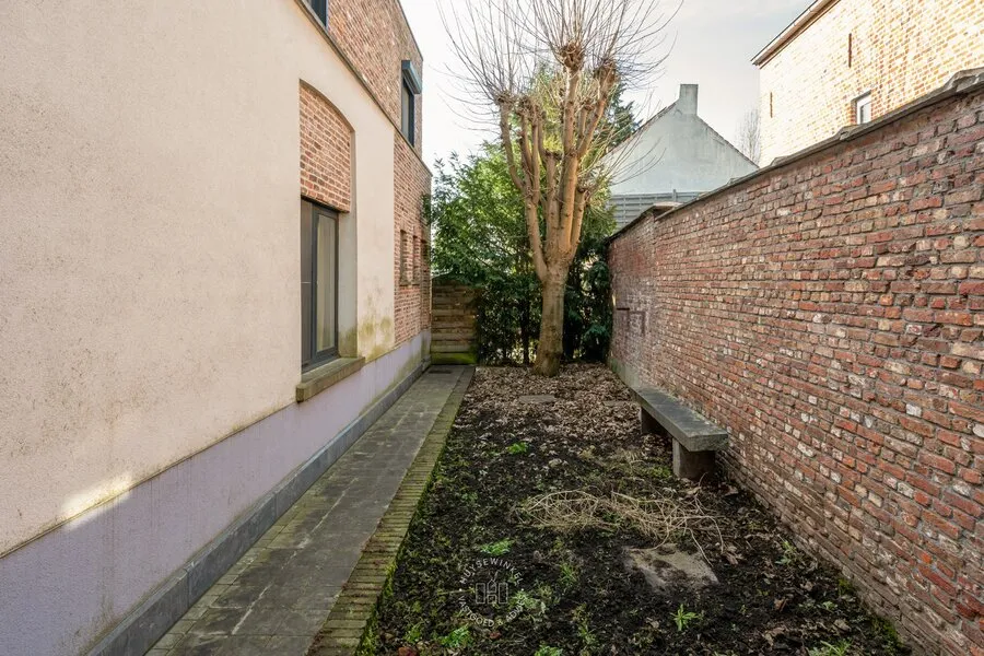 Garden - Mixed-Use Property with River View in Rupelmonde