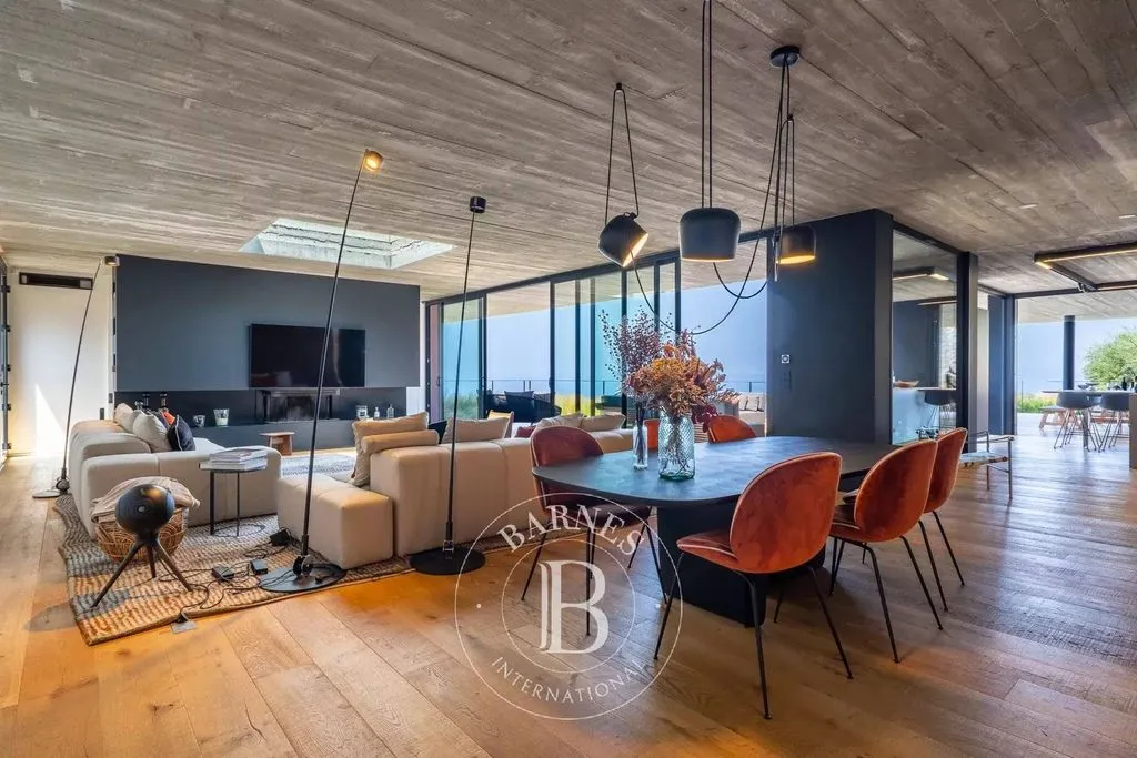 Salle à manger - Villa Contemporaine avec Vue Panoramique à Corbara