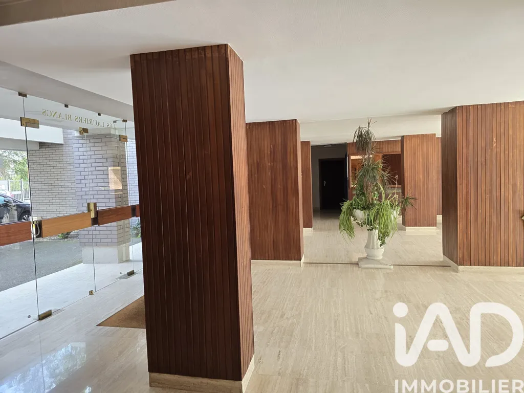 Entrée - Appartement avec balcon-terrasse à Orléans