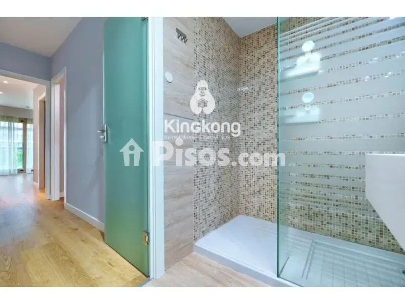 Salles de bain - Contemporary Loft with Terrace in Simancas