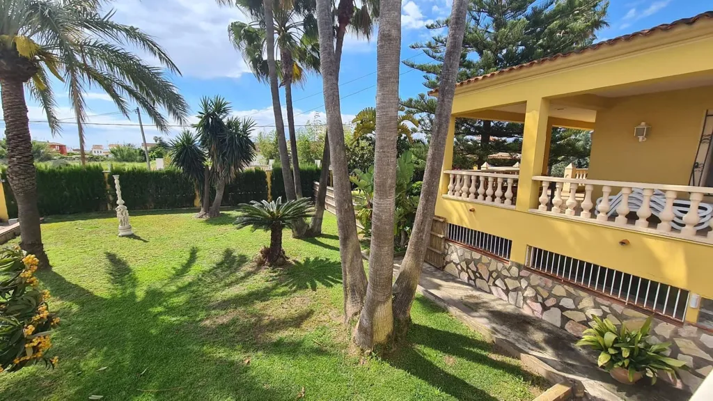 Jardin - Chalet with Private Pool near Oliva Beach