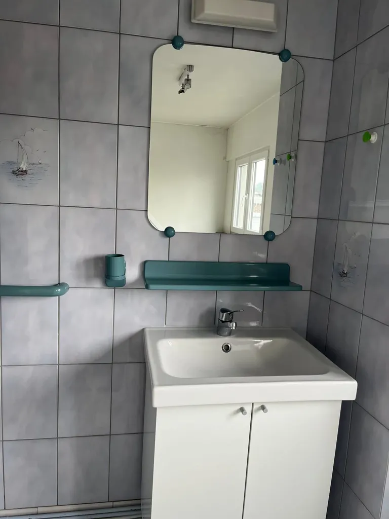 Salles de bain - Appartement Meublé avec Jardin à Wilrijk