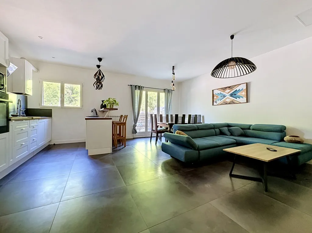 Séjour - Appartement Rénové avec Jardin et Terrasse à Gières