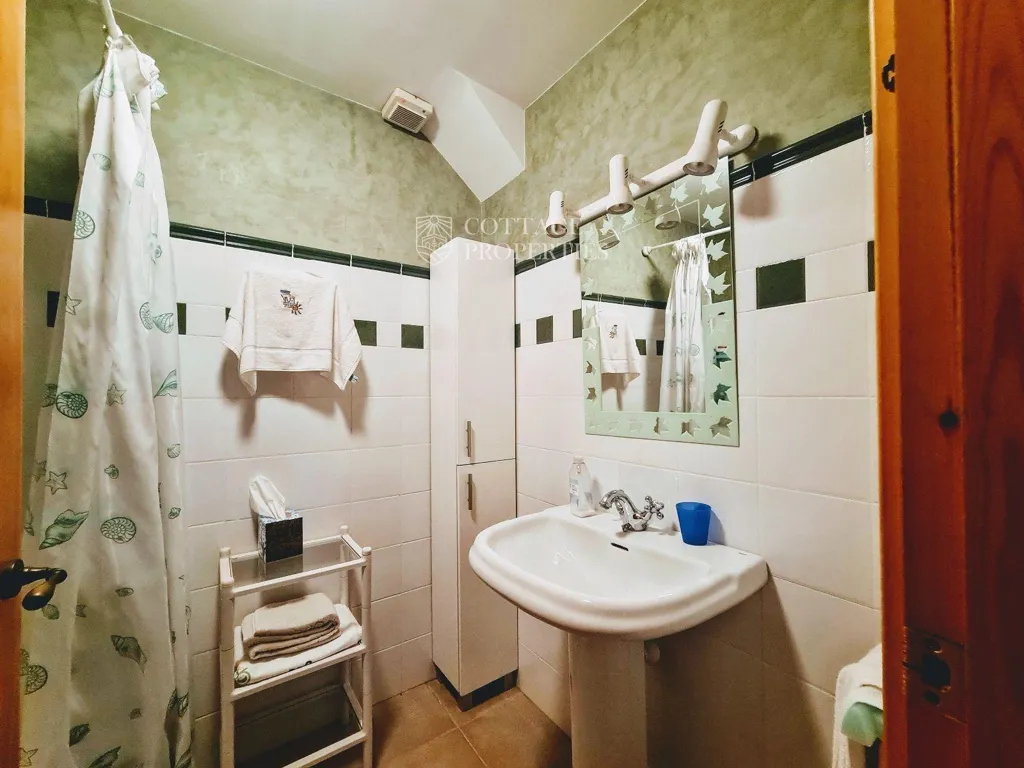 Bagni - Rustic Estate with Masia in Llagostera